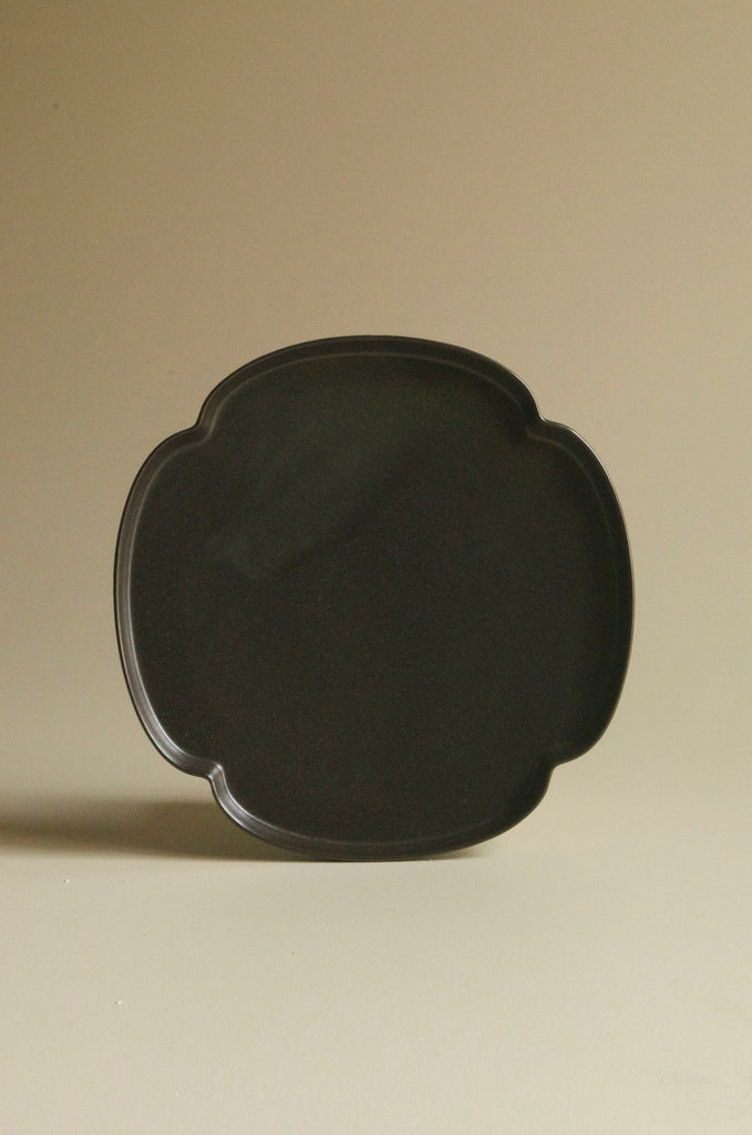 TSUDOI Shallow Plate with Iron Black Glaze